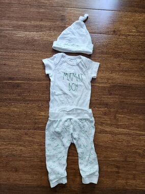 Rae Dunn Baby Boy White & Green "Mama's Boy" Baby Matching Set, 6-9 Months